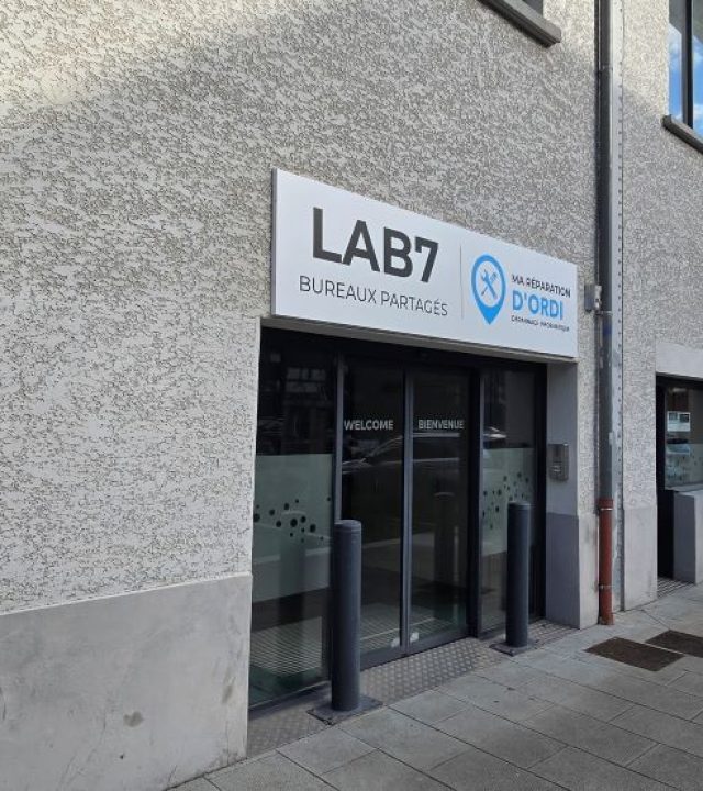 Entrée du Lab7 coworking Grenoble, accès et bâtiment
